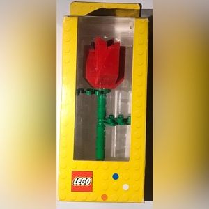 TOY COLLECTABLE: Limited Edition Lego Rose. NWT